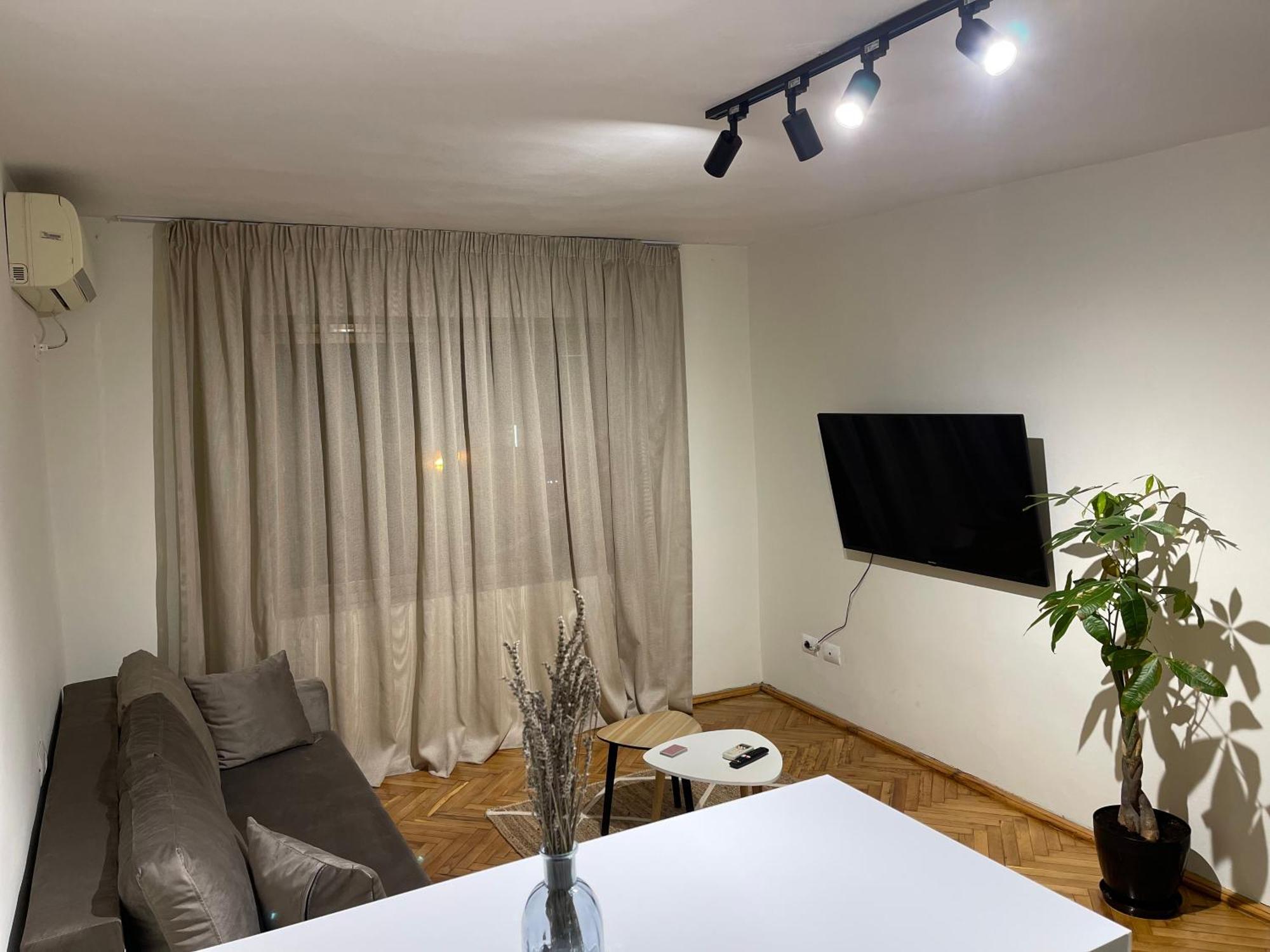 Cozy Apartment, In The Center Of Tirana Exterior foto